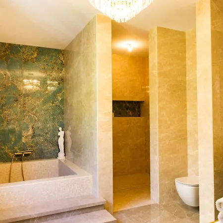 Martini Hotel 4*